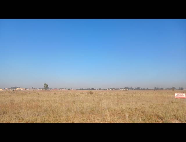 8,908M² VACANT LAND FOR SALE IN UNITAS PARK